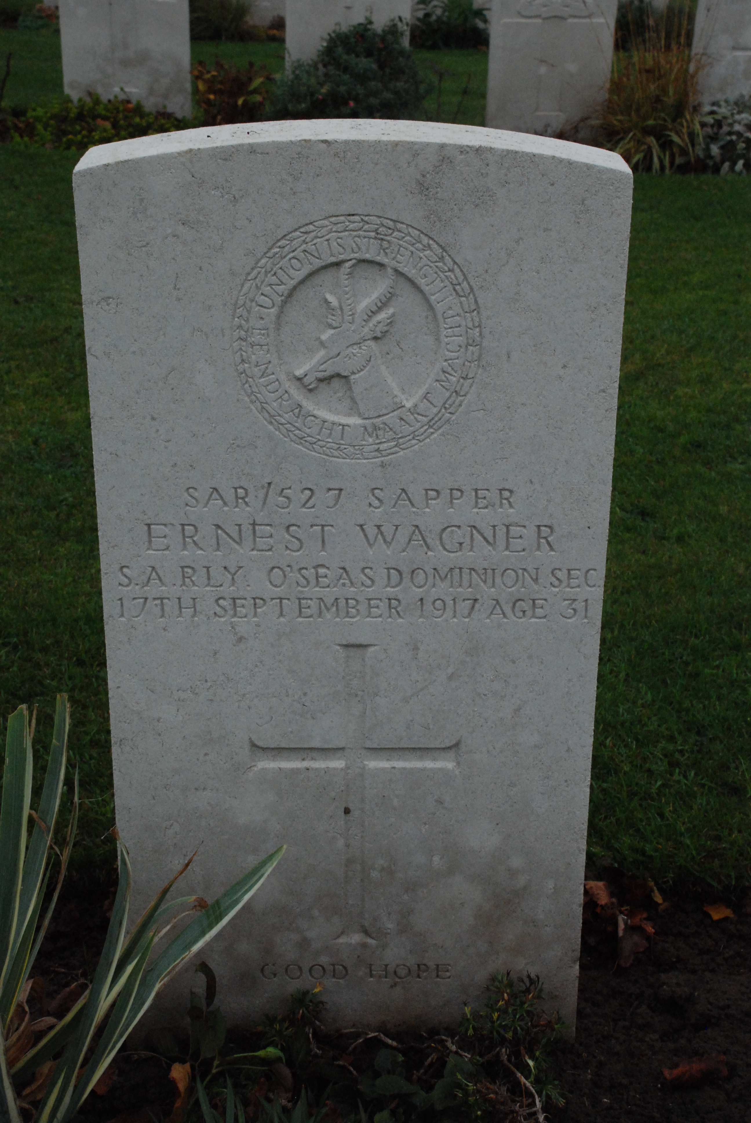 Photo from /search/photos/Belgium/Ieper, West-Vlaanderen/BLEUET FARM CEMETERY/Bleuet Farm/DSC_0301.jpg